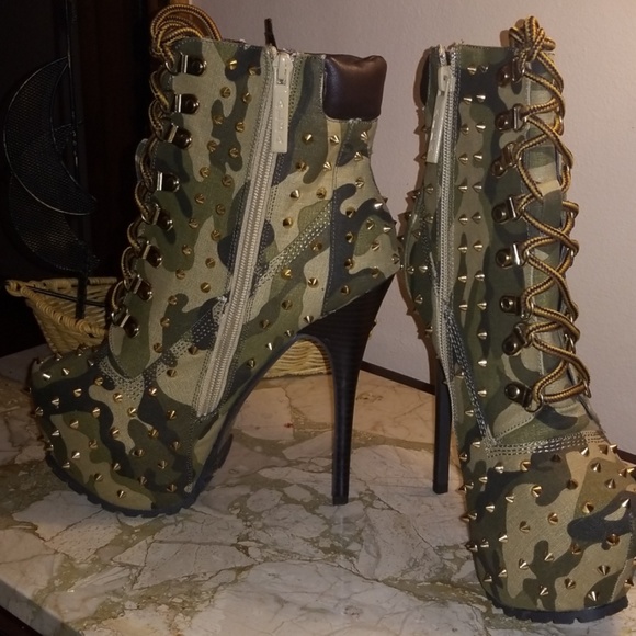 Stiletto Spiked Camouflage Booties!!!👄😎💕 - Picture 8 of 8